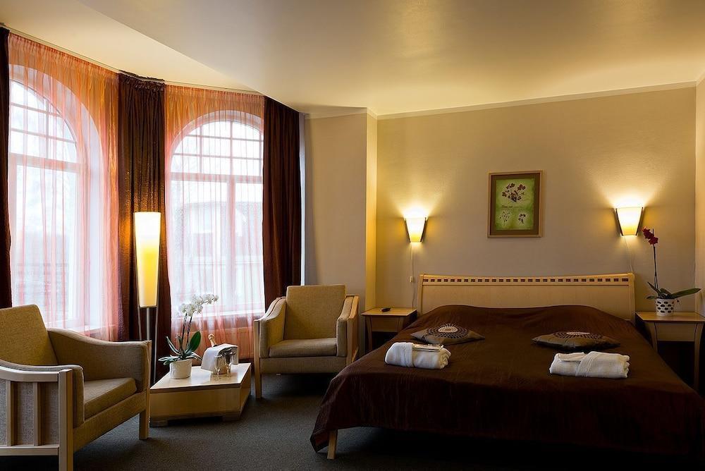 Spa Hotel Ezeri スィグルダ エクステリア 写真